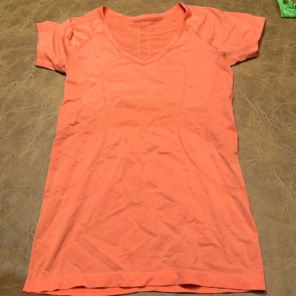 Lululemon T Shirt